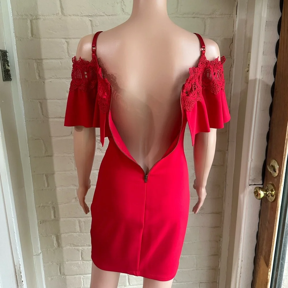 BCX size 3 NWT fiery red bodycon lace dress